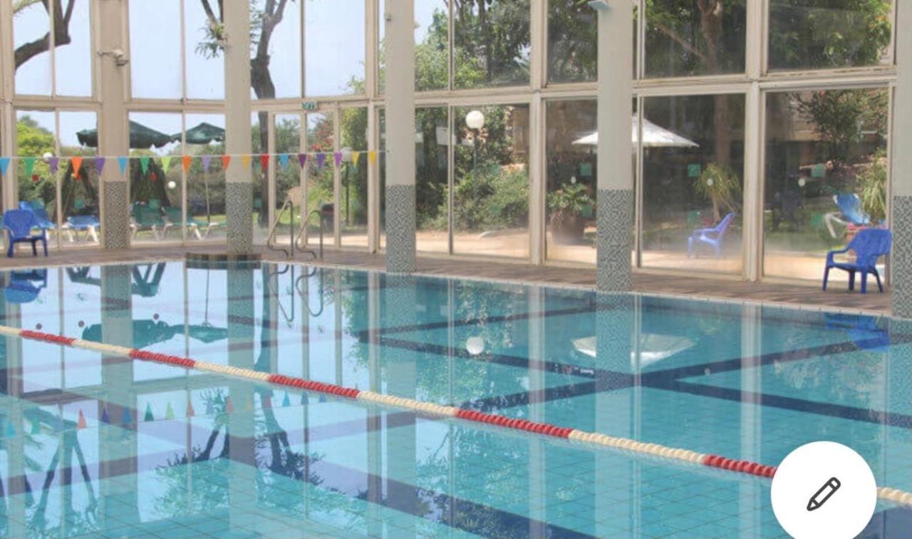 Caesarea Inn Buitenkant foto